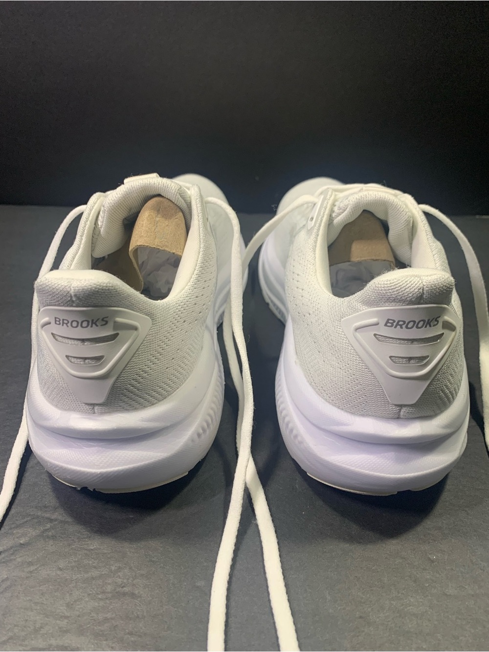 Brooks Ghost 17 Women’s White Running Walking Sneakers Shoe Size- 7 - Picture 4 of 11